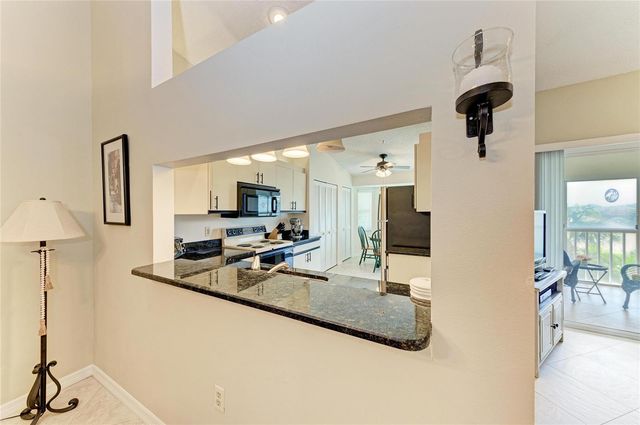 7201 29TH AVE DR W 303, Bradenton, FL 34209