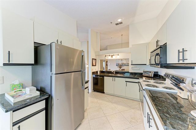 7201 29TH AVE DR W 303, Bradenton, FL 34209