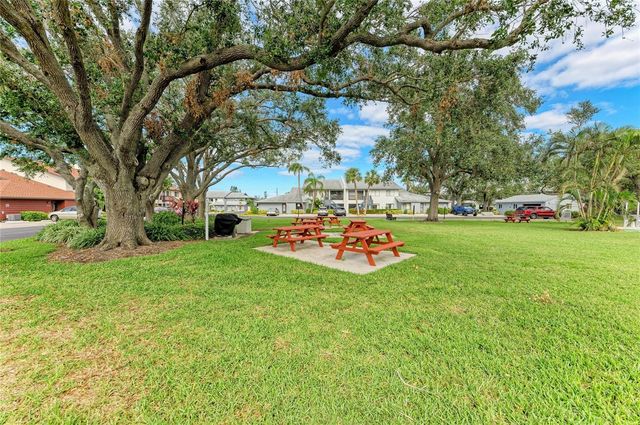 7201 29TH AVE DR W 303, Bradenton, FL 34209