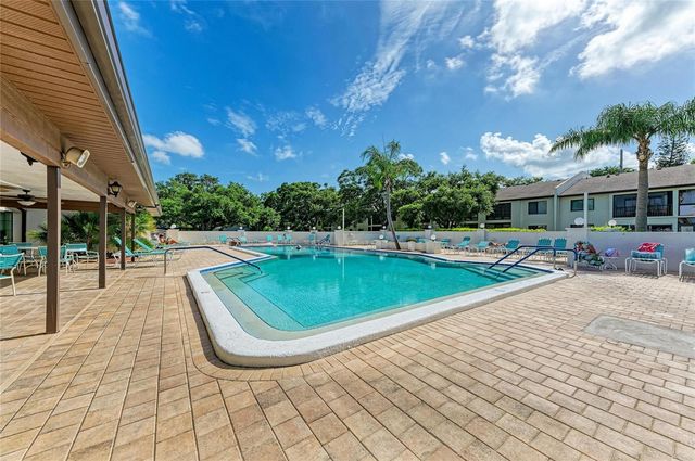 7201 29TH AVE DR W 303, Bradenton, FL 34209