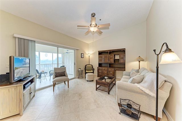 7201 29TH AVE DR W 303, Bradenton, FL 34209