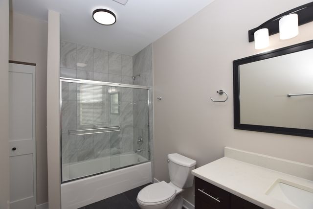 97 Gates Street, Crystal Lake, IL 60014