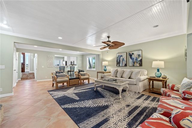 1528 Ocean Blvd, St Simons Island, GA 31522