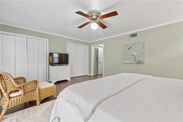 1528 Ocean Blvd, St Simons Island, GA 31522