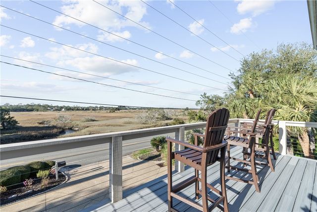 1528 Ocean Blvd, St Simons Island, GA 31522