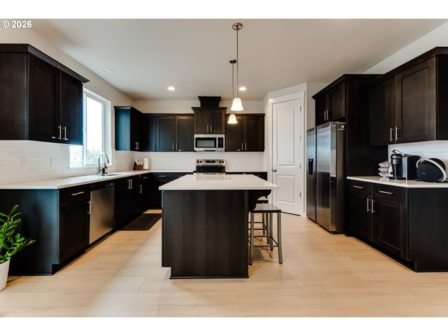 3472 DEERFERN Rd, Eugene, OR 97403