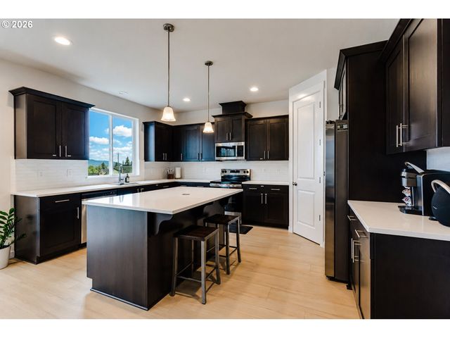 3472 DEERFERN Rd, Eugene, OR 97403