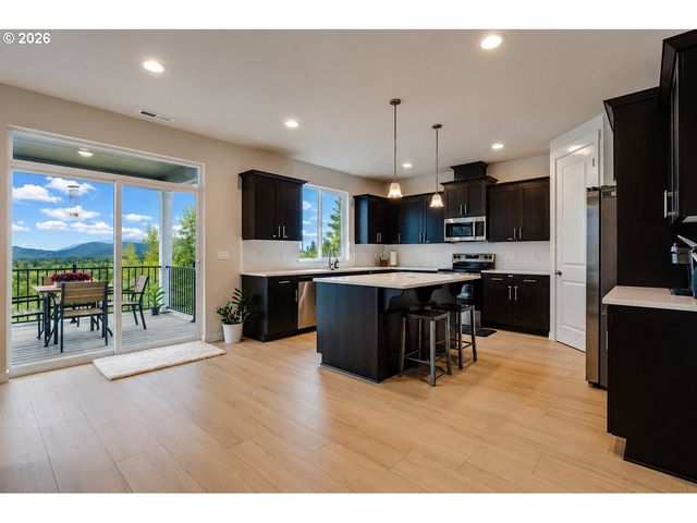 3472 DEERFERN Rd, Eugene, OR 97403