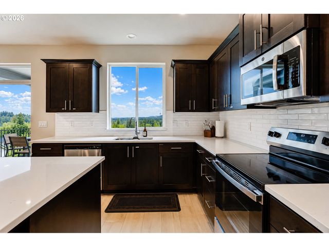 3472 DEERFERN Rd, Eugene, OR 97403