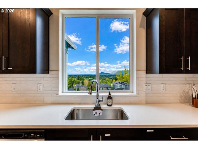 3472 DEERFERN Rd, Eugene, OR 97403