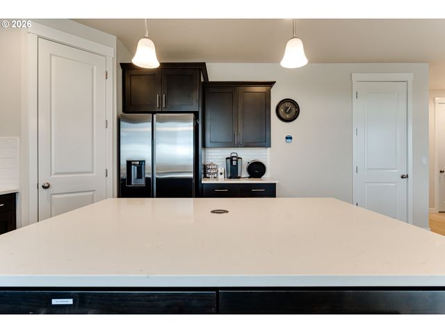 3472 DEERFERN Rd, Eugene, OR 97403