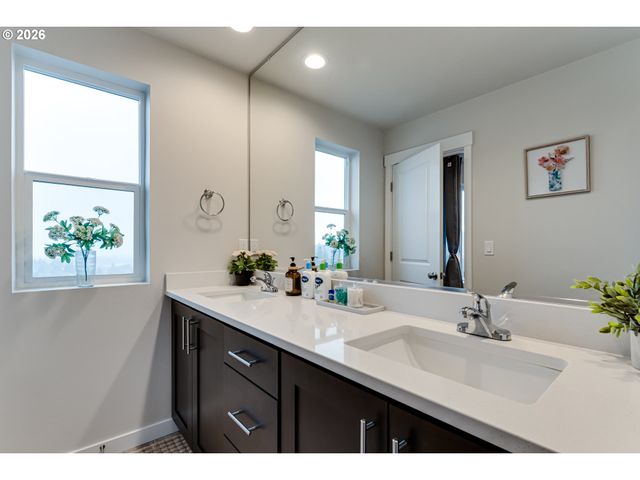 3472 DEERFERN Rd, Eugene, OR 97403