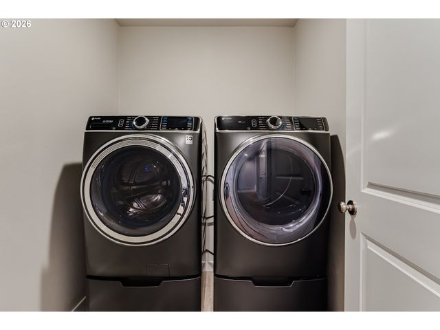 3472 DEERFERN Rd, Eugene, OR 97403