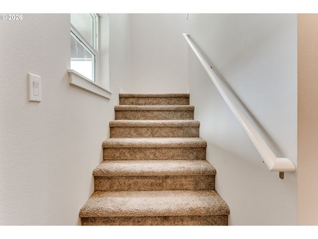 3472 DEERFERN Rd, Eugene, OR 97403