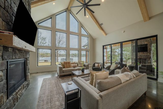 208 County Road 2129, Pittsburg, TX 75686