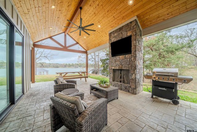 208 County Road 2129, Pittsburg, TX 75686