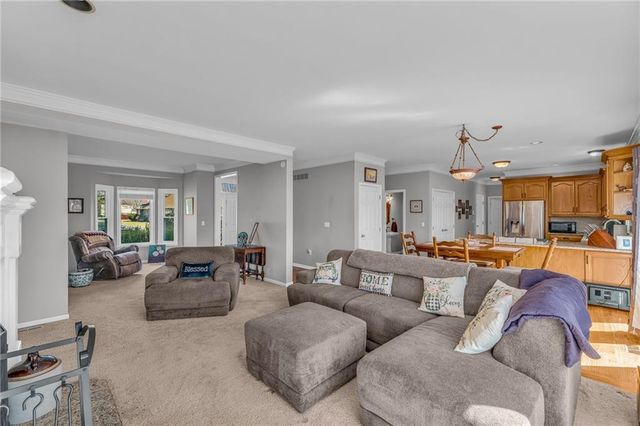 2009 Carmel Drive, Lawrence, KS 66047