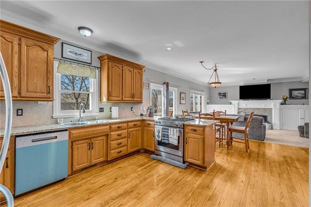 2009 Carmel Drive, Lawrence, KS 66047