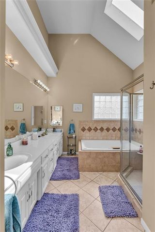 2009 Carmel Drive, Lawrence, KS 66047