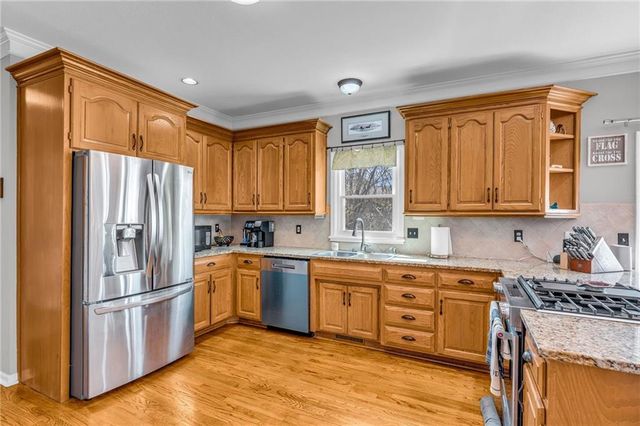 2009 Carmel Drive, Lawrence, KS 66047