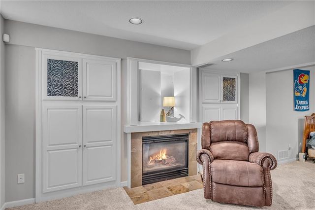 2009 Carmel Drive, Lawrence, KS 66047