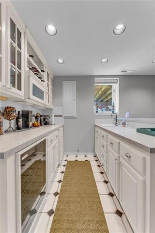 2009 Carmel Drive, Lawrence, KS 66047