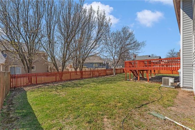 2009 Carmel Drive, Lawrence, KS 66047