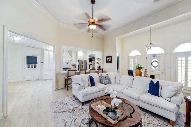 206 Cheyenne Dr, Houma, LA 70360