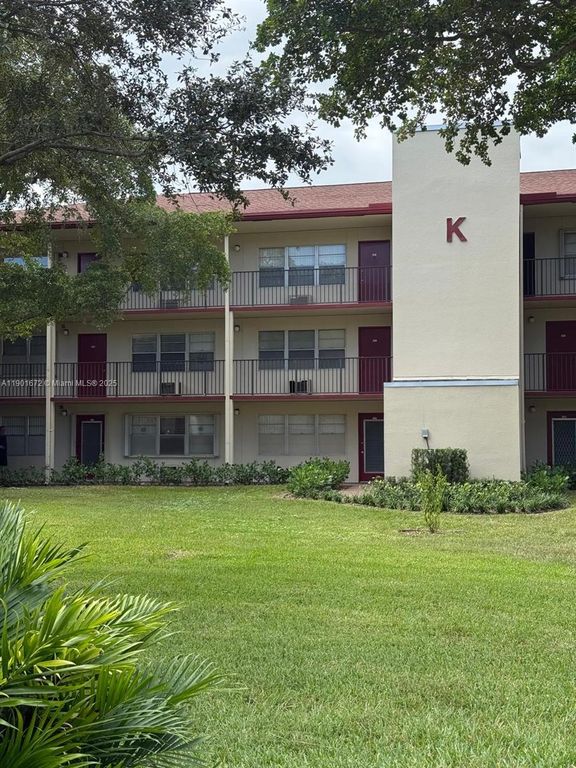 100 SW 132nd Way 205K, Pembroke Pines, FL 33027