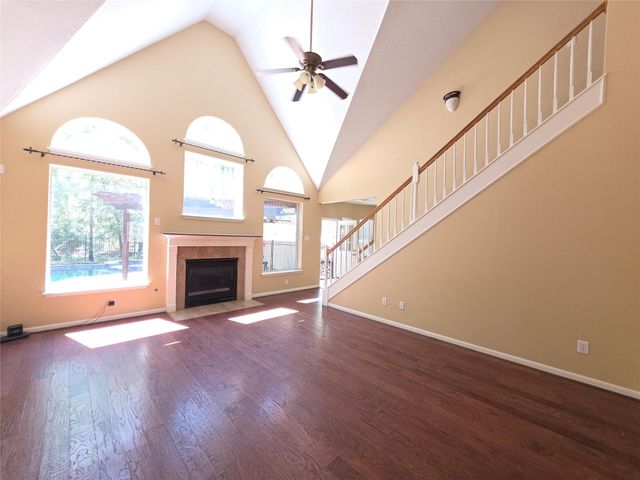 19 Vista Mill Place, The Woodlands, TX 77382