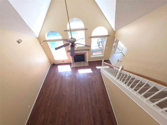 19 Vista Mill Place, The Woodlands, TX 77382