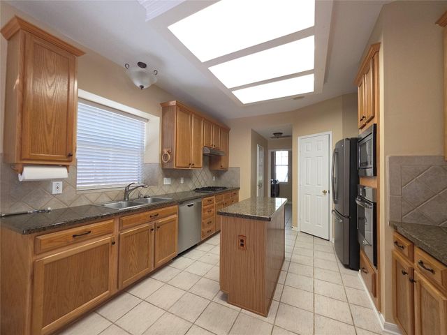 19 Vista Mill Place, The Woodlands, TX 77382