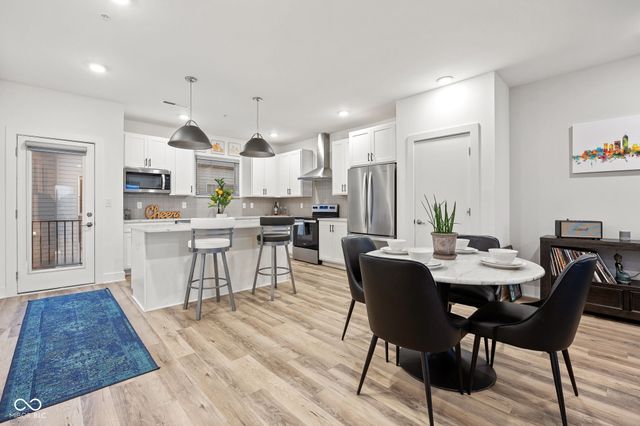 727 N Illinois Street 204, Indianapolis, IN 46204