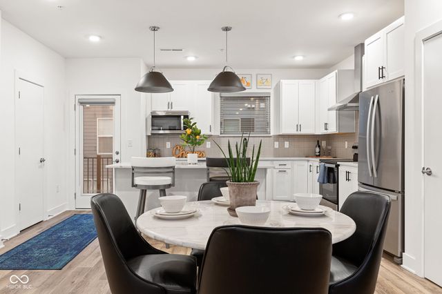 727 N Illinois Street 204, Indianapolis, IN 46204