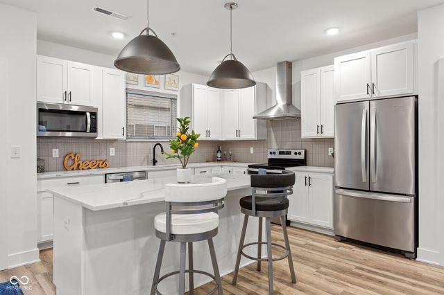 727 N Illinois Street 204, Indianapolis, IN 46204