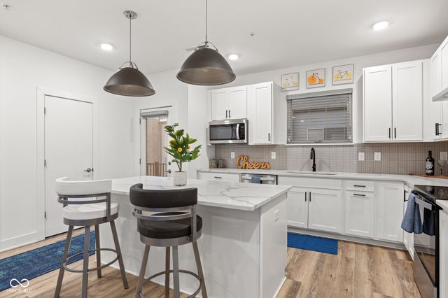 727 N Illinois Street 204, Indianapolis, IN 46204