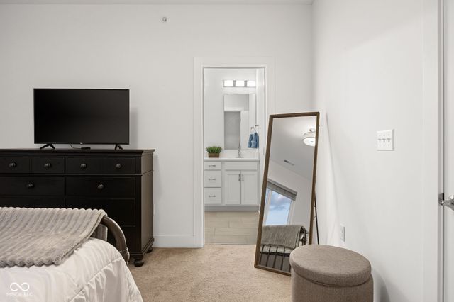 727 N Illinois Street 204, Indianapolis, IN 46204