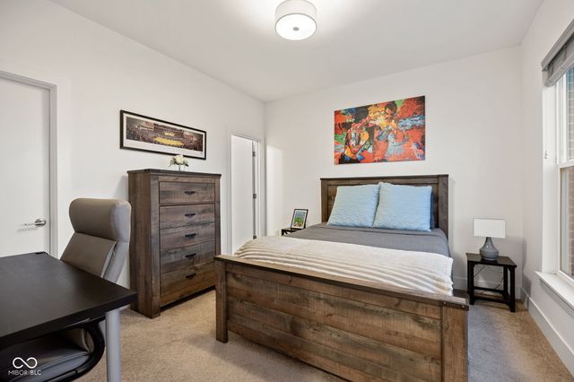 727 N Illinois Street 204, Indianapolis, IN 46204