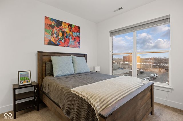 727 N Illinois Street 204, Indianapolis, IN 46204