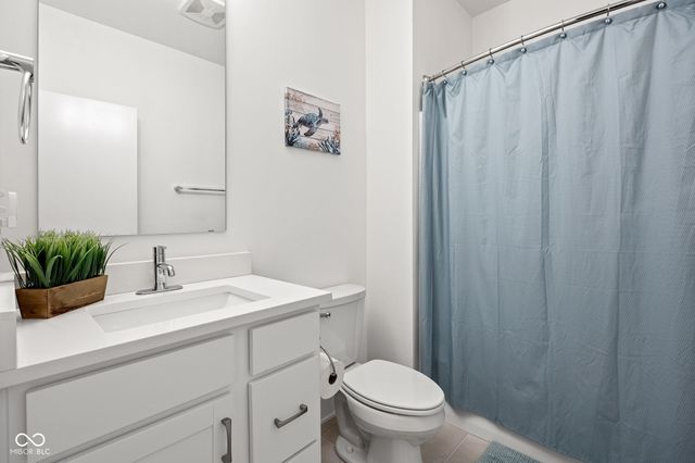 727 N Illinois Street 204, Indianapolis, IN 46204