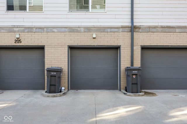 727 N Illinois Street 204, Indianapolis, IN 46204