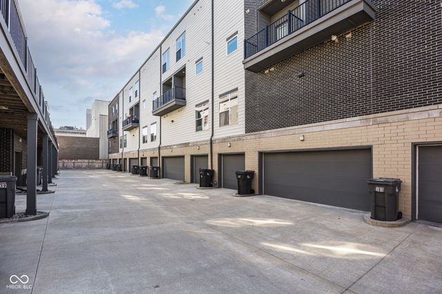 727 N Illinois Street 204, Indianapolis, IN 46204