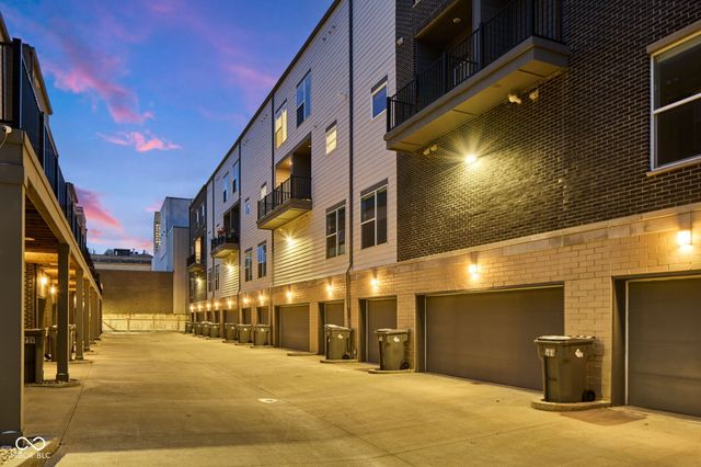 727 N Illinois Street 204, Indianapolis, IN 46204