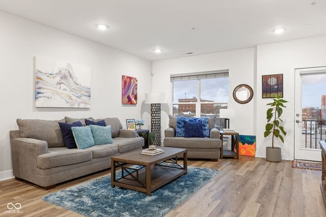 727 N Illinois Street 204, Indianapolis, IN 46204