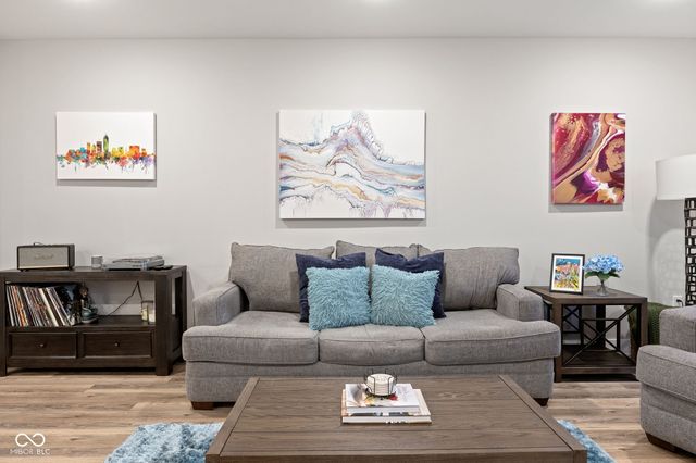 727 N Illinois Street 204, Indianapolis, IN 46204