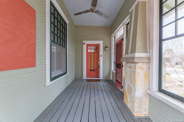 1122 W Summit, San Antonio, TX 78201