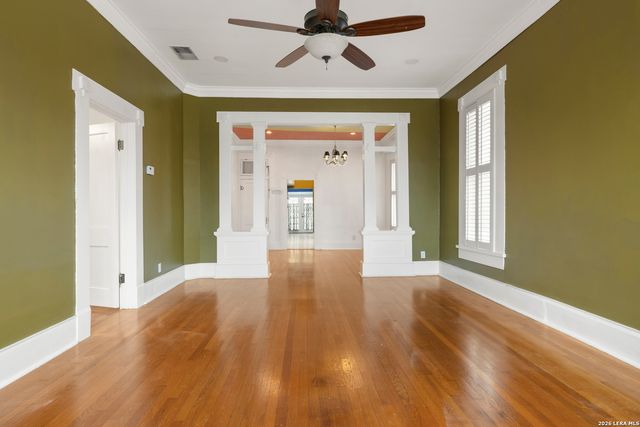 1122 W Summit, San Antonio, TX 78201