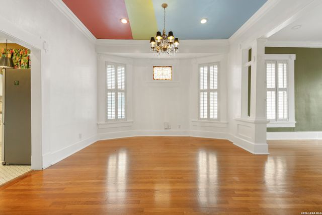 1122 W Summit, San Antonio, TX 78201