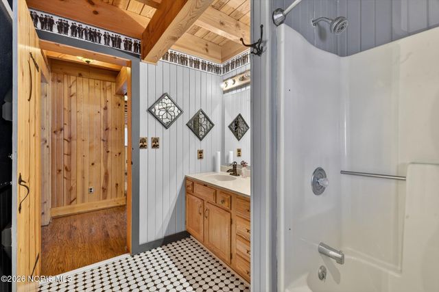 17884 Euler Road, Bowling Green, OH 43402