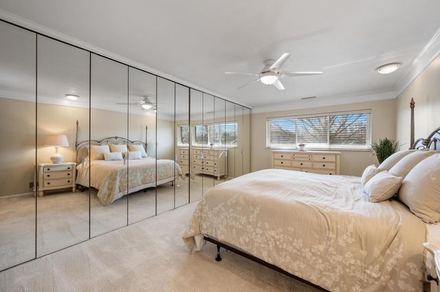 1 N Dee Road 1C, Park Ridge, IL 60068